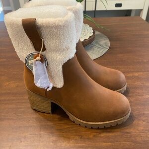 MIA JAKOB - COGNAC ankle boots woman’s size 7